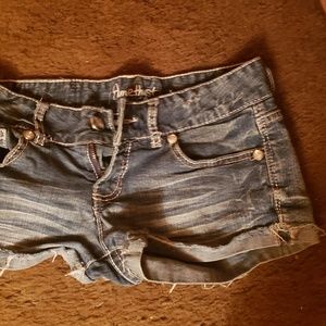 size 5 amythest jean shorts like new